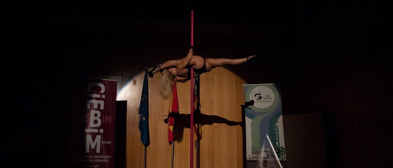 &quot;Pole dancer&quot; en Bonrepòs i Mirambell