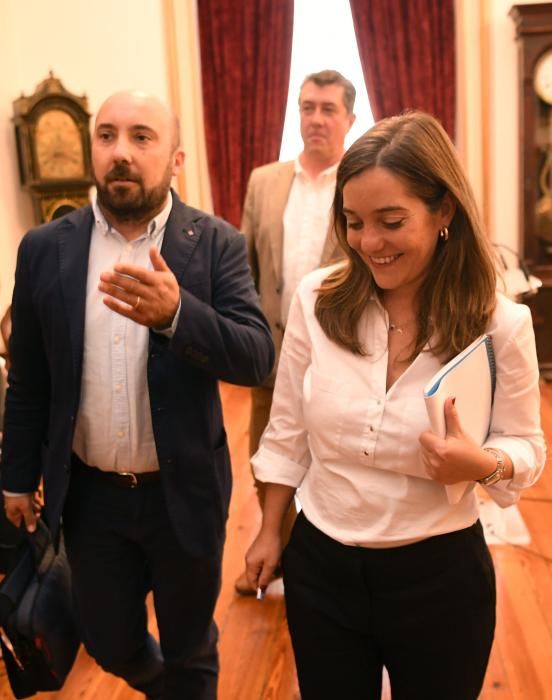 La alcaldesa Inés Rey da a conocer el reparto de áreas de Gobierno.