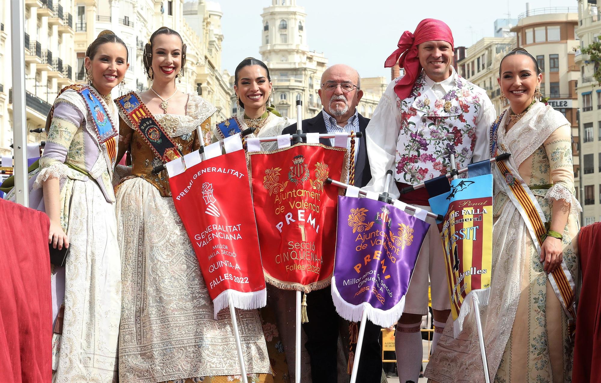 Entrega de los premios de las Fallas 2022 a las comisiones (III)