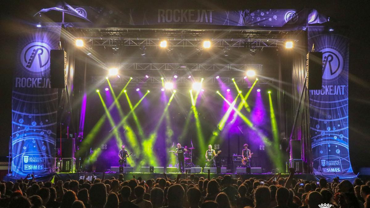 Un concierto del Rockejat en Parc Central