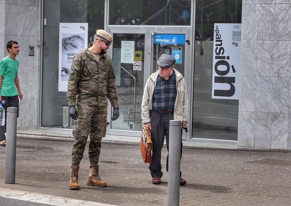 Militares patrullando por Santa Cruz