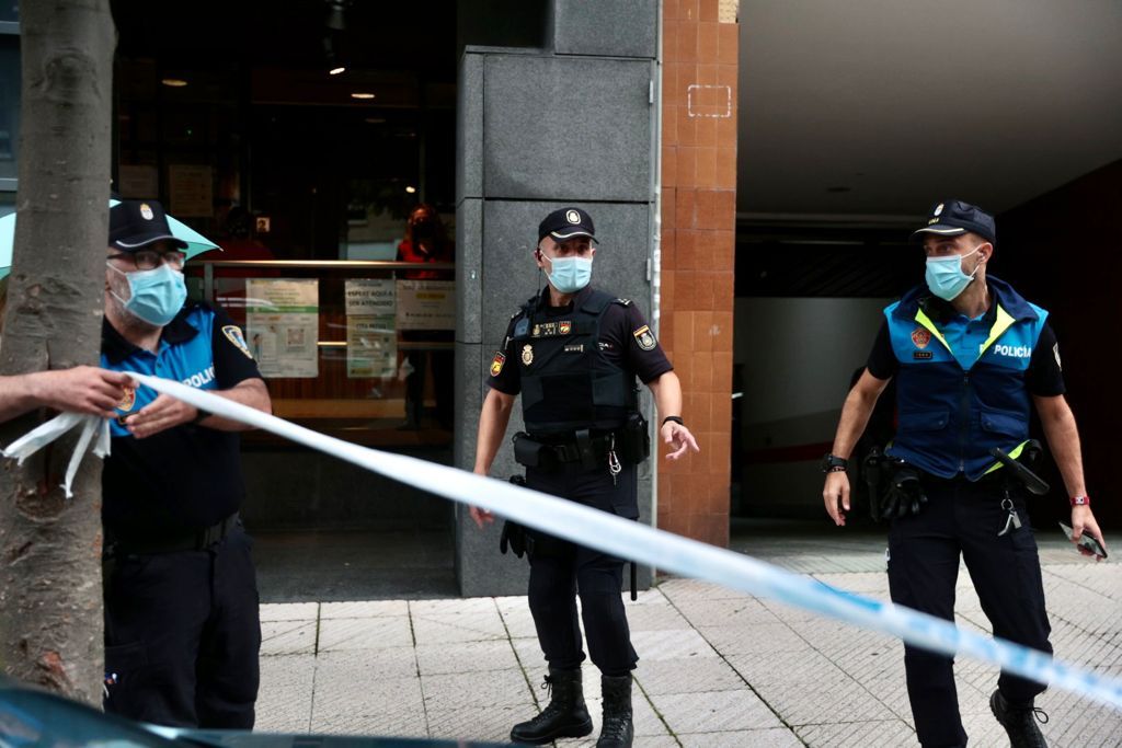 Amenaza de bomba en Oviedo: desalojan el Centro Cívico y acordonan la zona