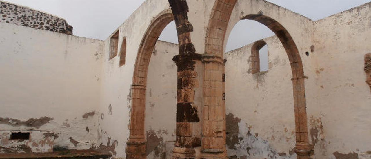 Convento franciscano, ubicado en el casco, está en ruinas.