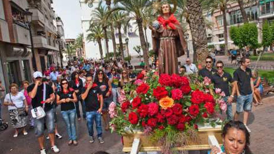 San Pascual, a hombros de Dolores