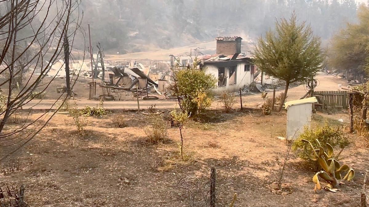 Los incendios que arrasan Chile dejan ya más de 20 muertos