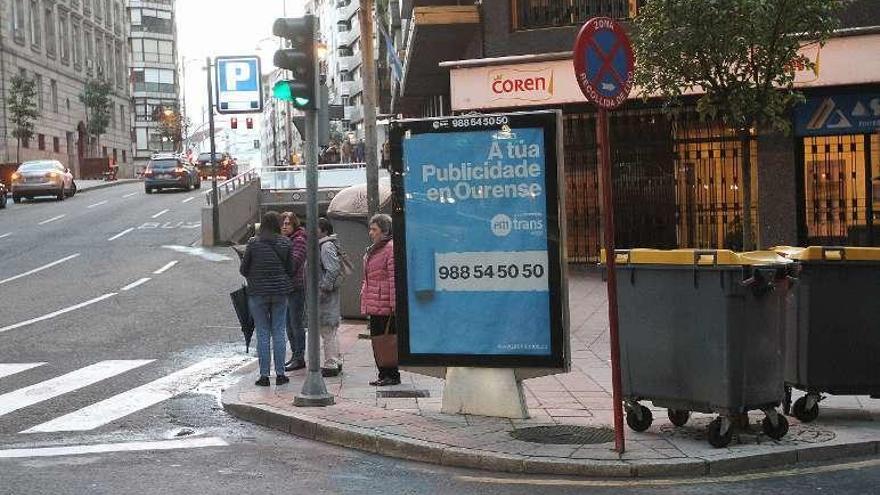 Uno de los &quot;mupis&quot; instalados en la ciudad. // Iñaki Osorio