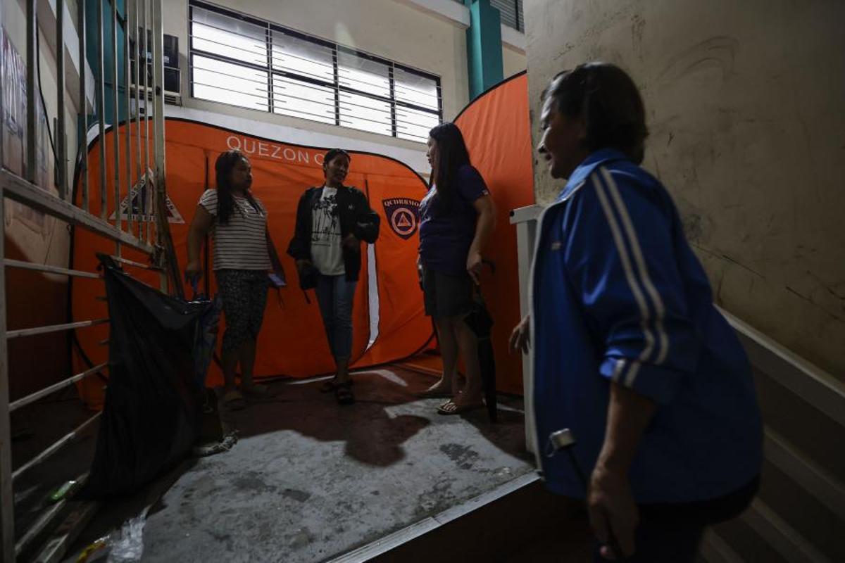 Filipinas evacúa a casi un millón de personas ante la llegada del supertifón Fung-wong.