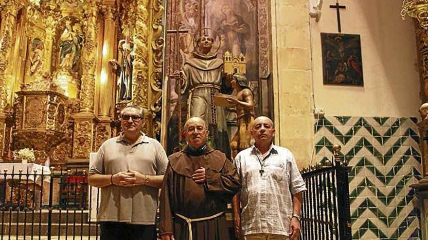 El Pare Josep, el Pare Toni y Fray Joan de Déu en el momento de la canonización de San Junípero Serra, en septiembre de 2015.