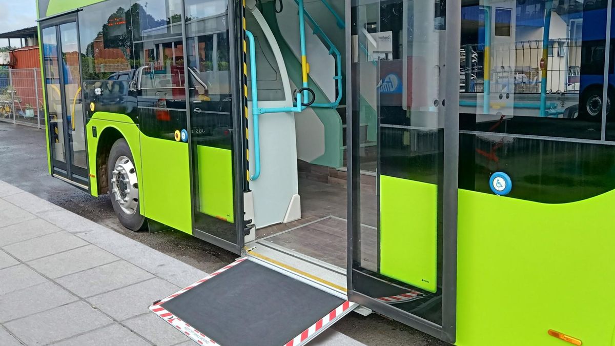 Rampa d'autobus per a persones amb mobilitat reduïda feta per Masats