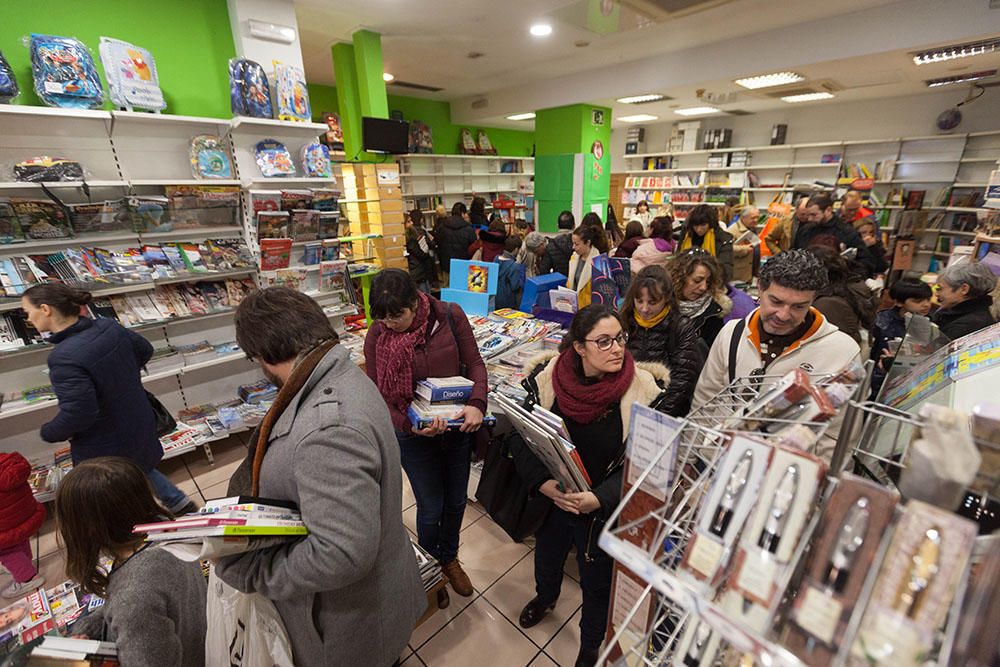 Cierre de la librería Vara de Rey