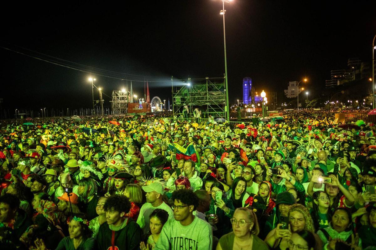 Santa Cruz celebra su segundo Carnaval de día