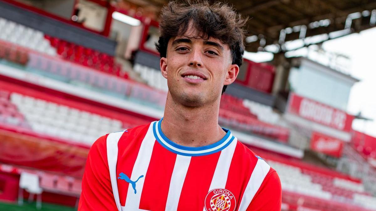 Javier Boñar ja vesteix amb la samarreta del Girona.