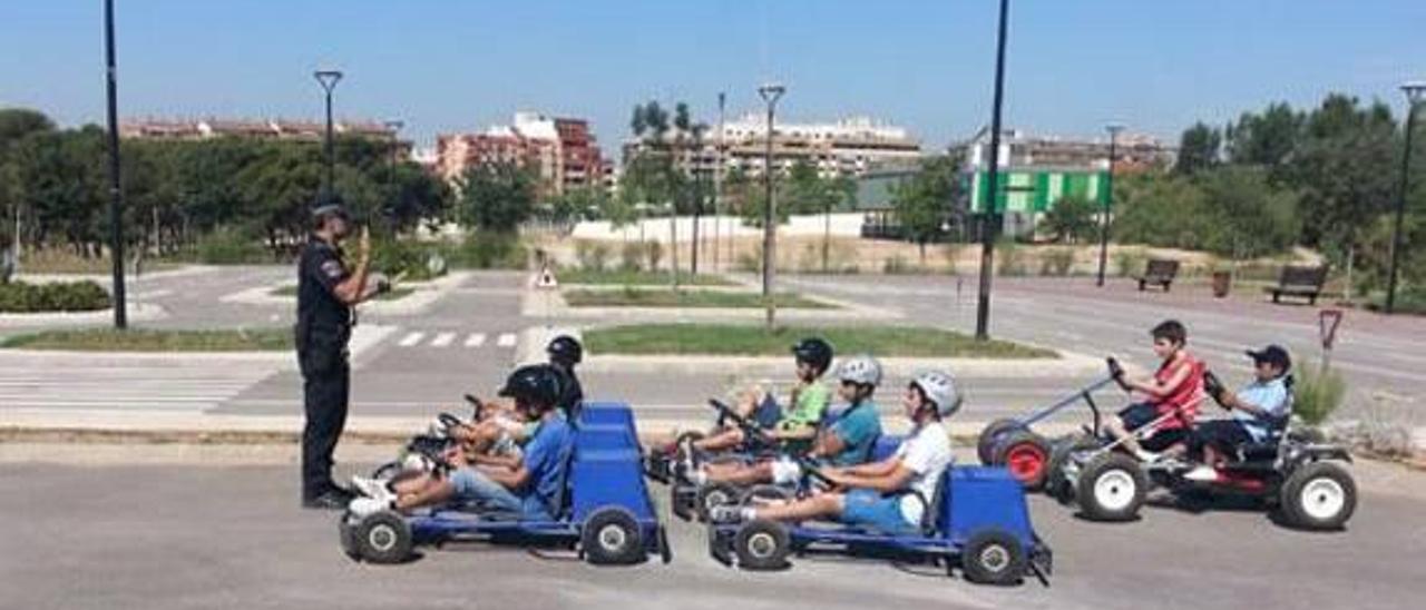 Roban cuatro «karts» de un almacén municipal de la Policía Local de Paterna