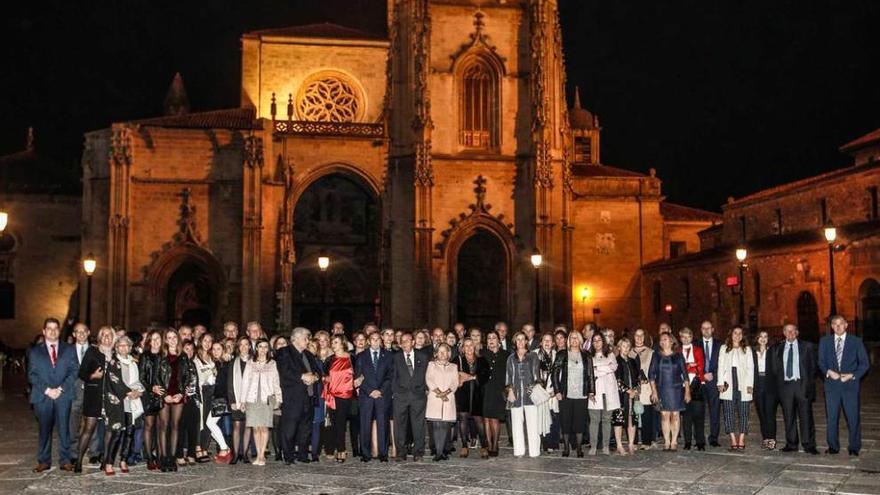 Los procuradores se dan un homenaje