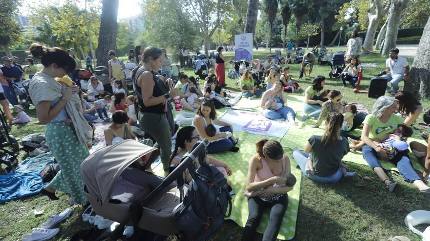 Las madres piden un permiso &quot;digno&quot; y &quot;exclusivo&quot; para la lactancia materna al menos seis meses