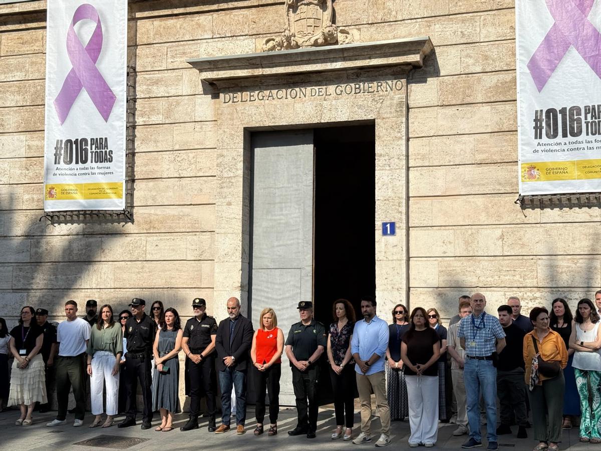 Minuto de silencio en la Delegación del Gobierno en Valencia