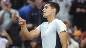 Alcaraz es ‘berena’ McDonald per arrencar Cincinnati amb força