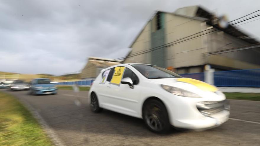 Vehículos participantes en la caravana reivindicativa