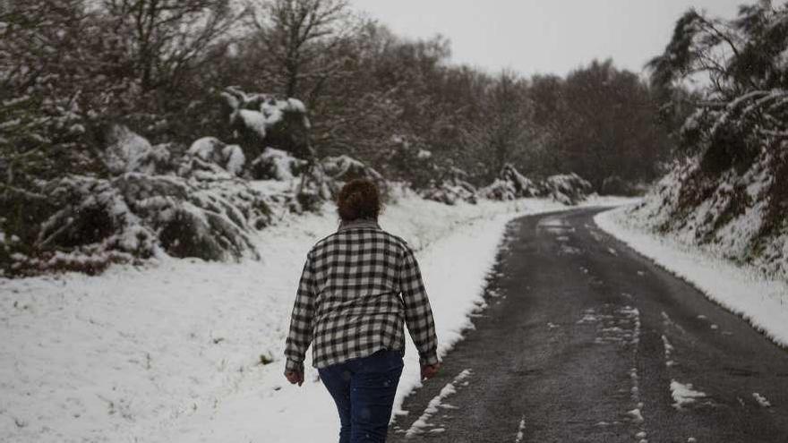 La nieve cubrió el Monte Faro, en Rodeiro, el pasado cinco de abril. // Bernabé/Ana Agra