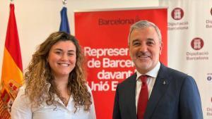 El alcalde de Barcelona, Jaume Collboni, con Laia Segura, directora de la oficina del ayuntamiento ante la UE en Bruselas