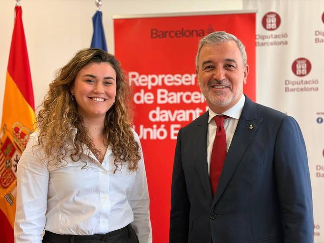 El alcalde de Barcelona, Jaume Collboni, con Laia Segura, directora de la oficina del ayuntamiento ante la UE en Bruselas