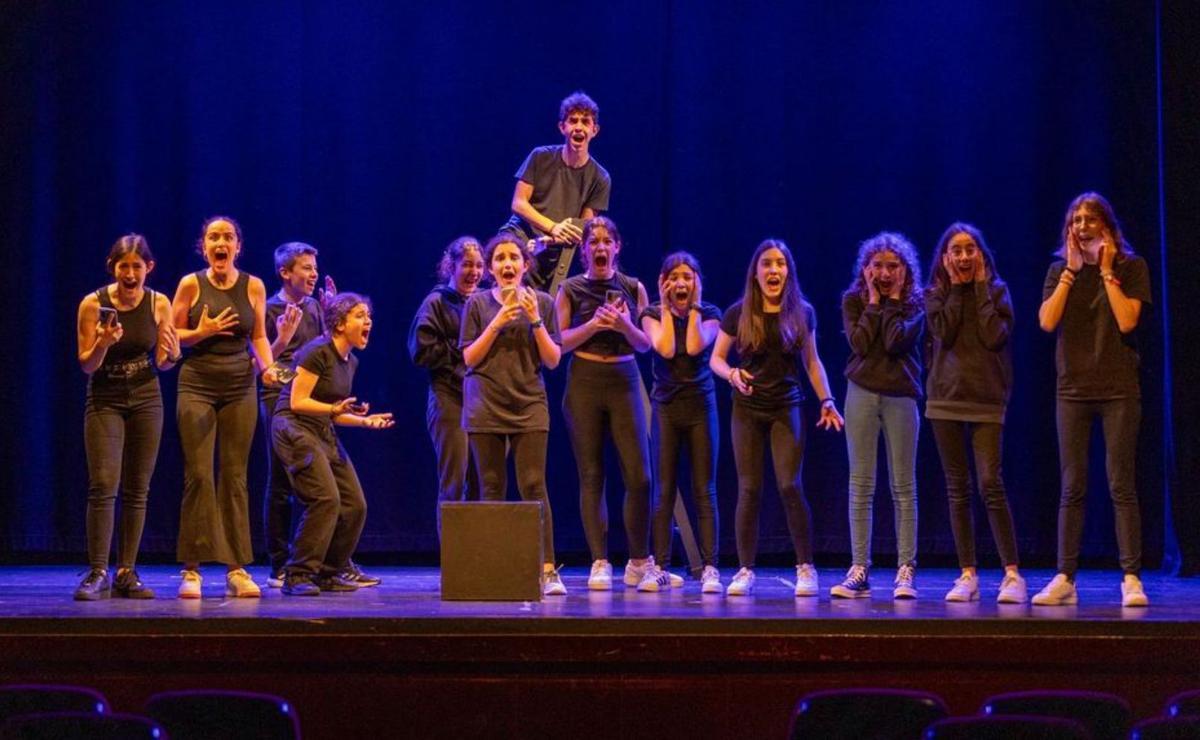 Integrantes del grupo de teatro Zarandaja. | Abel García