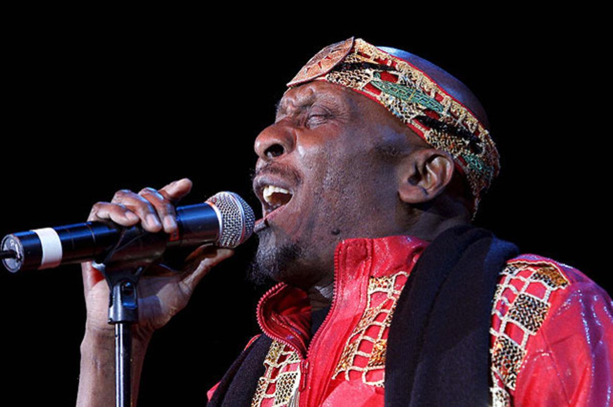 El músic de reggae jamaicà James Chambers, conegut com a Jimmy Cliff, durant la seva actuació al teatre circ Price de Madrid.