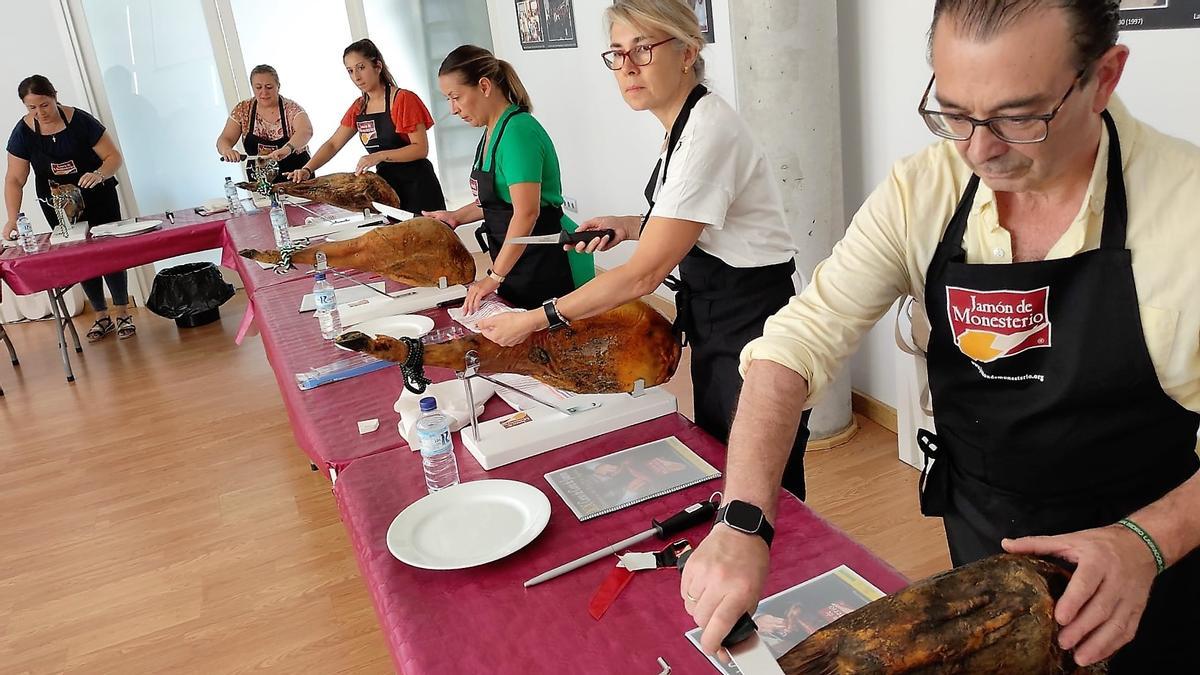 Imagen de la última edición del Curso de Cortadores de Jamón de Monesterio