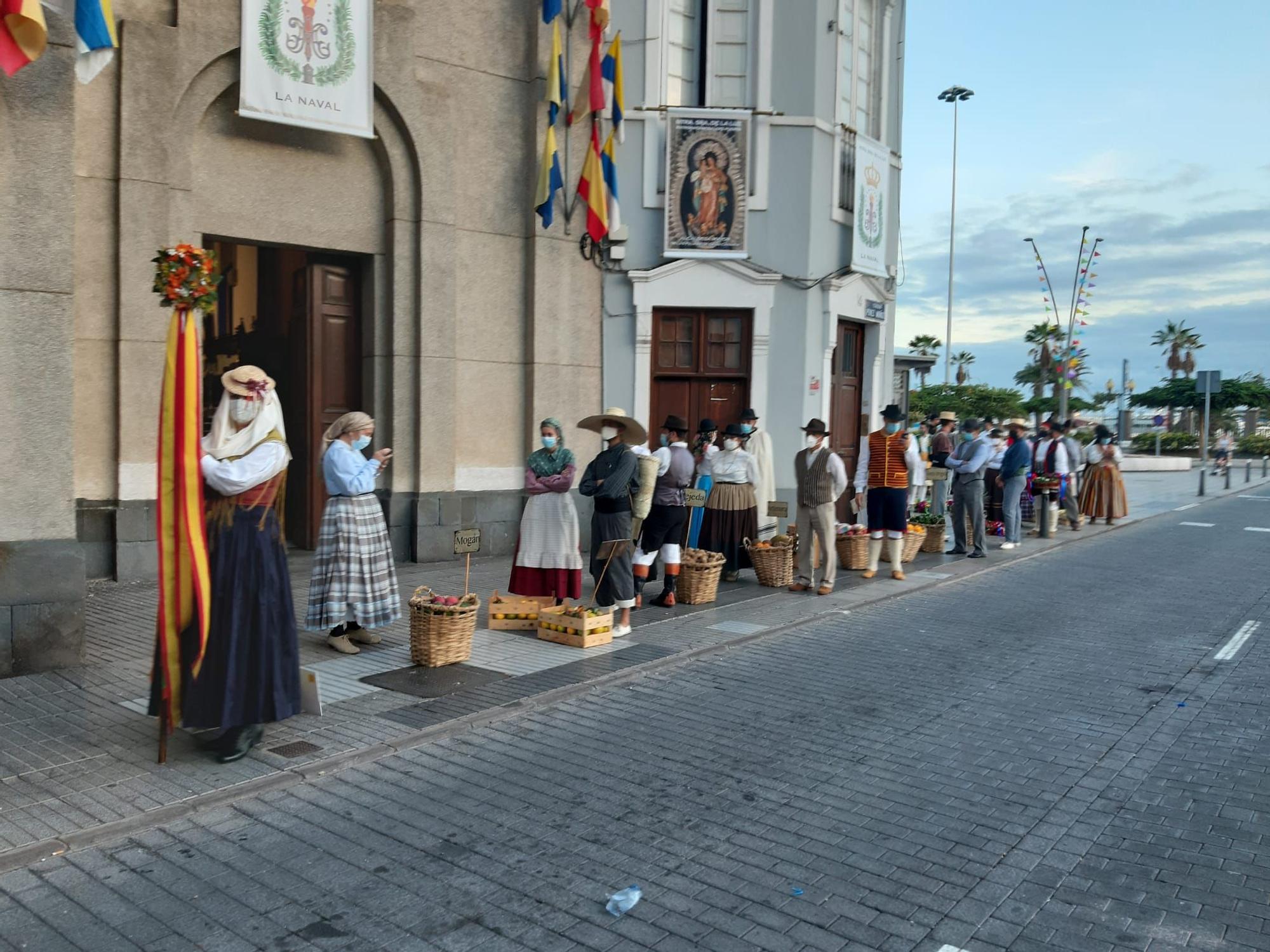 Ofrenda a la Virgen de La Luz