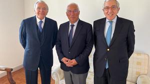 Fainé, Costa y Artur Santos.
