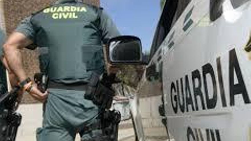 Investigan si un niño se tiró de un balcón para huir de los malos tratos de un familiar en Tenerife