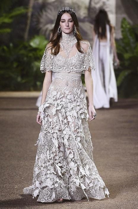 Diseño de Elie Saab de la colección Alta Costura primavera-verano 2016