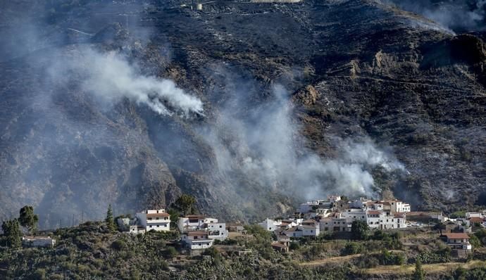 TEJEDA. Incendio en La Cumbre, vista desde el Bentayga cuenca de Tejeda.  | 11/08/2019 | Fotógrafo: José Pérez Curbelo