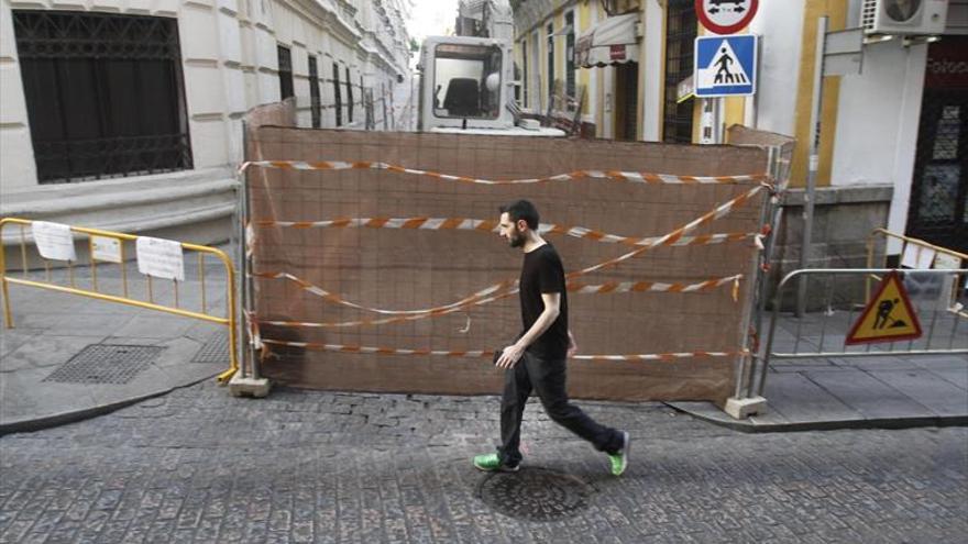 El tramo urbano de la carretera de Trassierra, cortado todo el mes