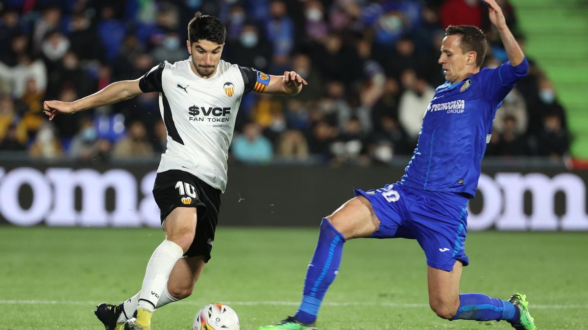 Carlos Soler, en un partido de Liga ante el Getafe.