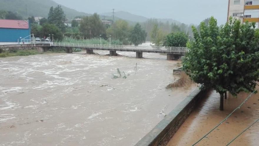 La tempesta deixa més de 100 l/m2 al Bages i ratxes de vent de 123 km/h a la Cerdanya