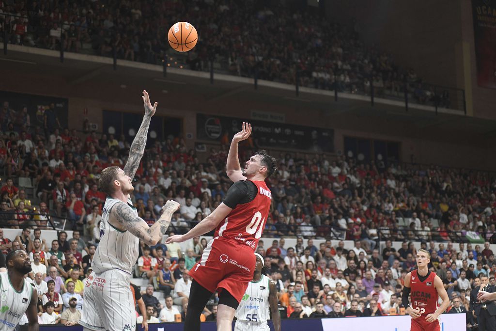 Todas las imágenes de la semifinal de la Supecopa entre el UCAM Murcia y el Unicaja