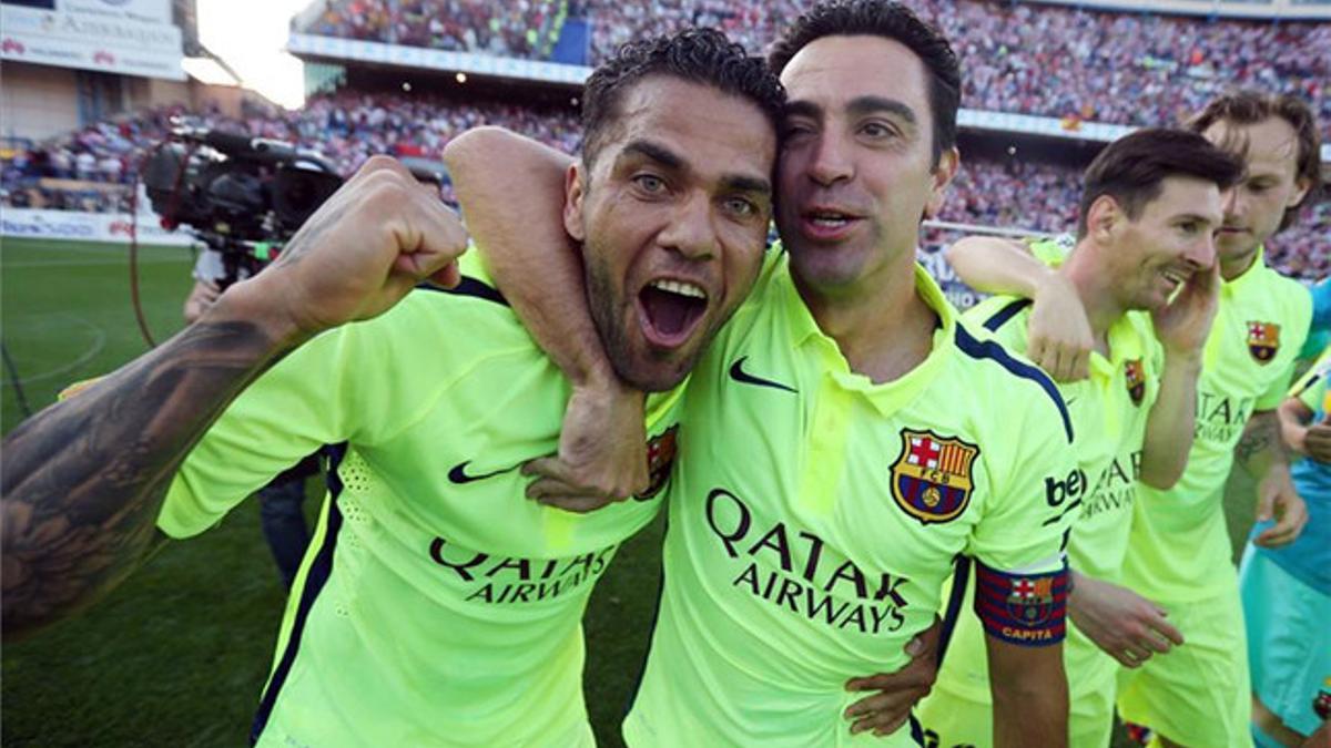 Alves y Xavi, dos casos similares pero muy distintos