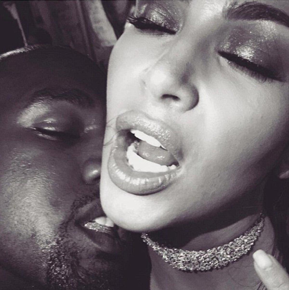 Foto calentita de Kim Kardashian y Kanye West