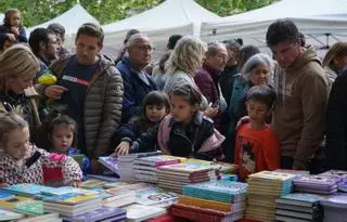 Els autors locals es fan un lloc en un Sant Jordi «clàssic»