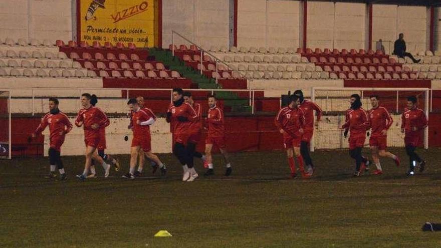 Este martes los jugadores volvieron a entrenar tras el parón. // G.N.