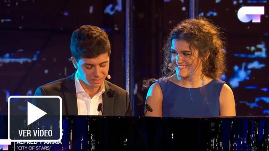 Alfred y Amaia interpretando &#039;City of Stars&#039;.