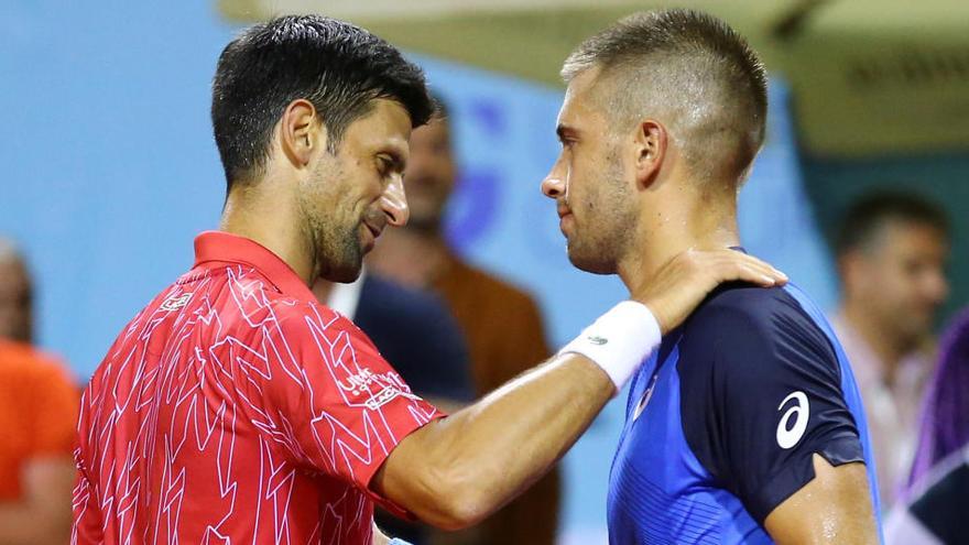 Djokovic saluda a Coric en el Adria Tour.