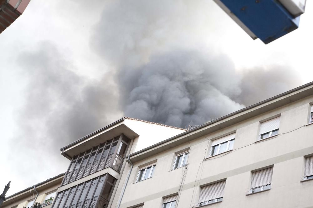 Incendio en un local de Oviedo