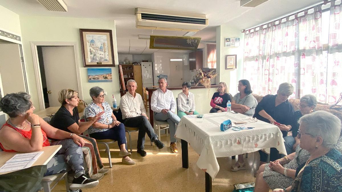 Reunión de Compromís con la Asociación de Amas de Casa.