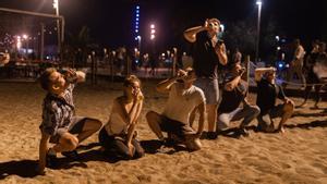 Botellón en la playa de la Barceloneta