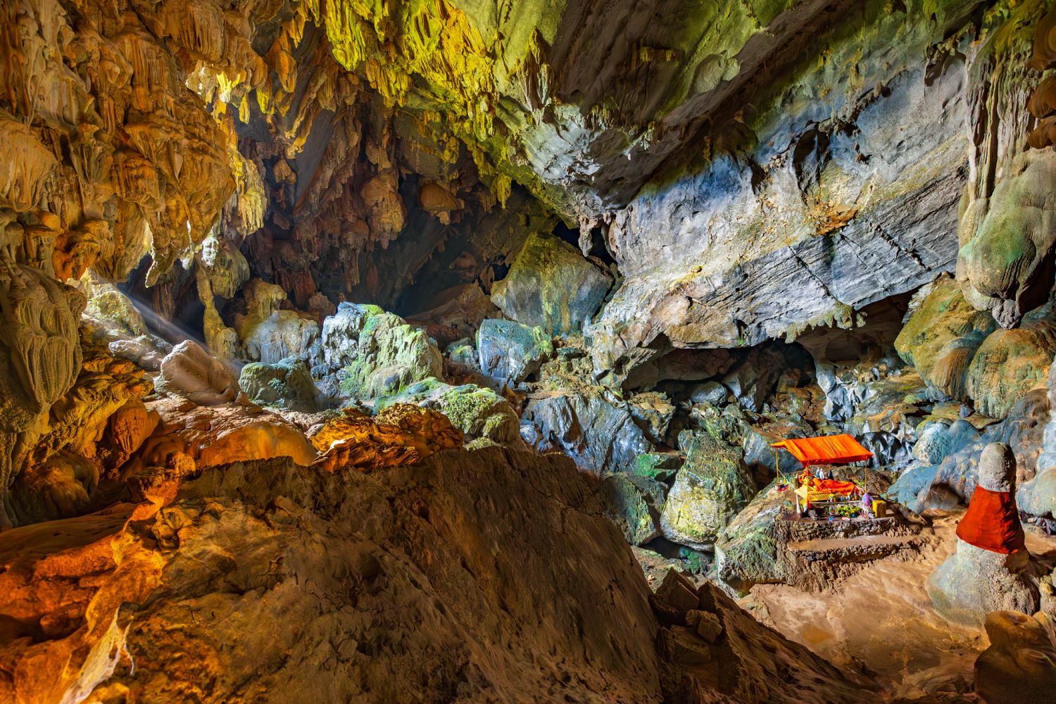 Cueva Tham Phu Kham cerca de Vang Vieng.