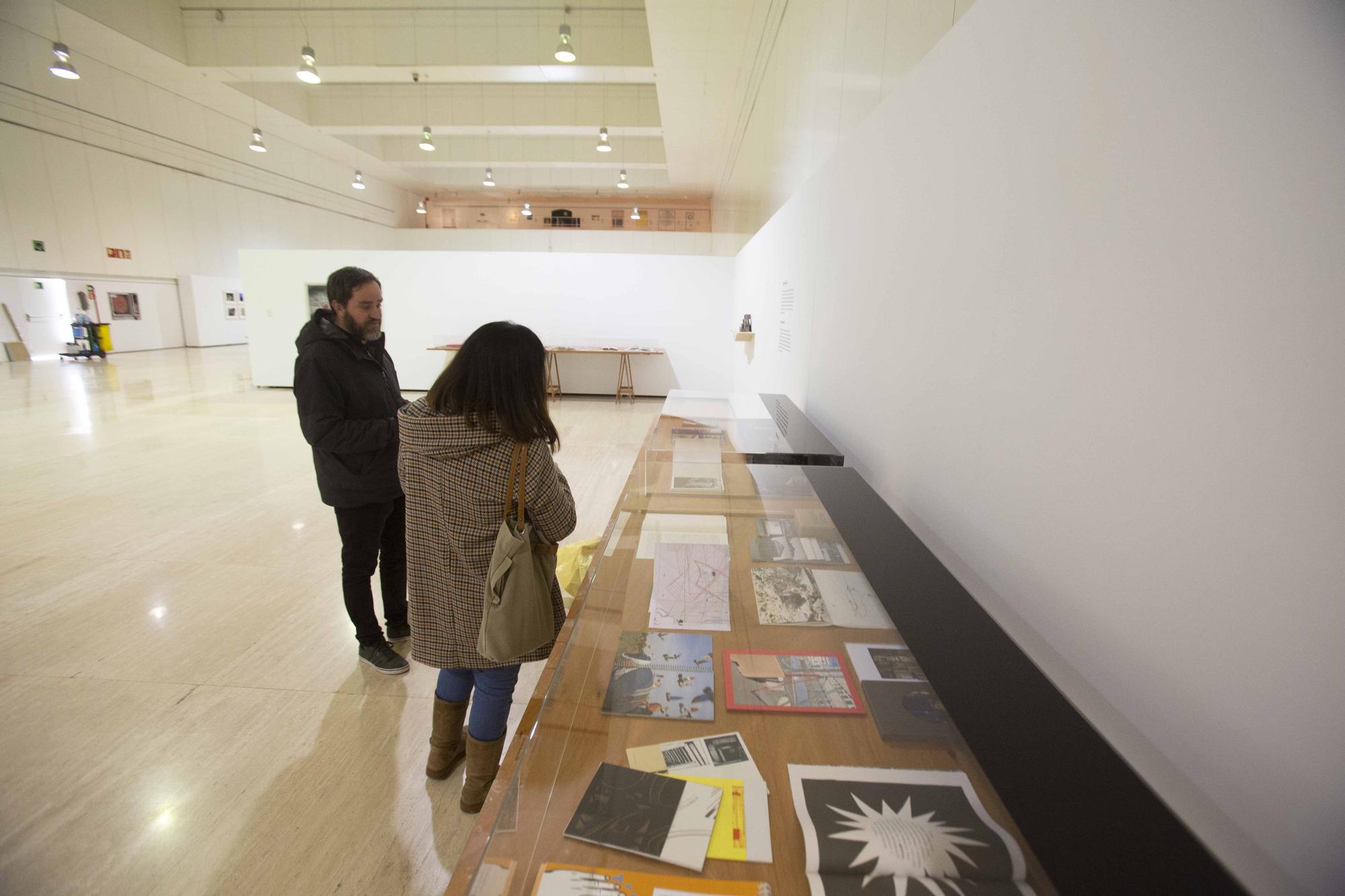 Exposición "Salto de página" de la Colección de Arte Banco Sabadell en el MUA