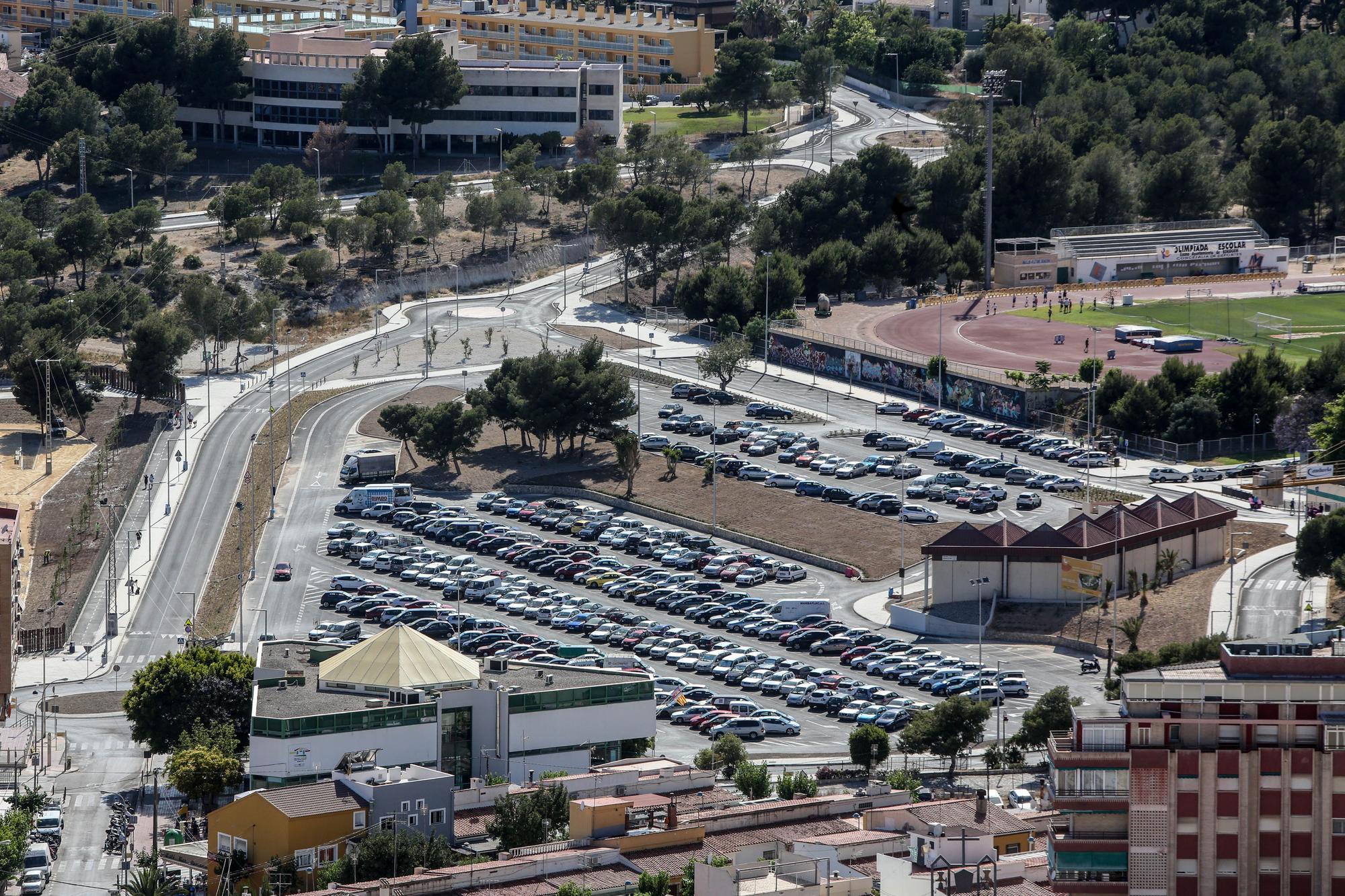 Todas las plazas de la primera plataforma de estacionamiento de Mercasa, ahora exclusivas para residentes, también se pintarán de verde para que los no empadronados puedan aparcar pagando.