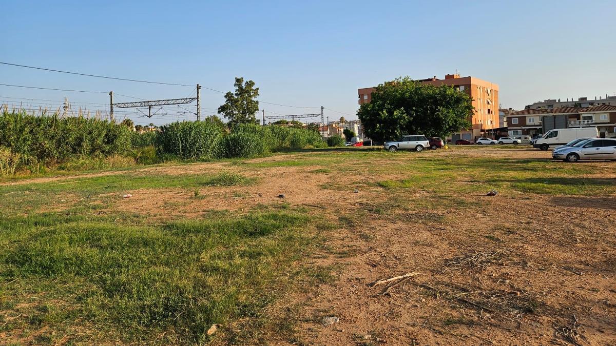 El solar en cuestión está próximo al centro de salud de Orpesa.